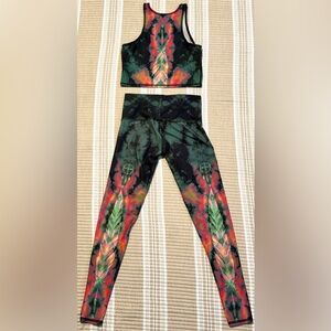 Preowned Teeki Eagle Feather Green Lover Tank (XS/S) Hot Pant (S) Excellent Cond